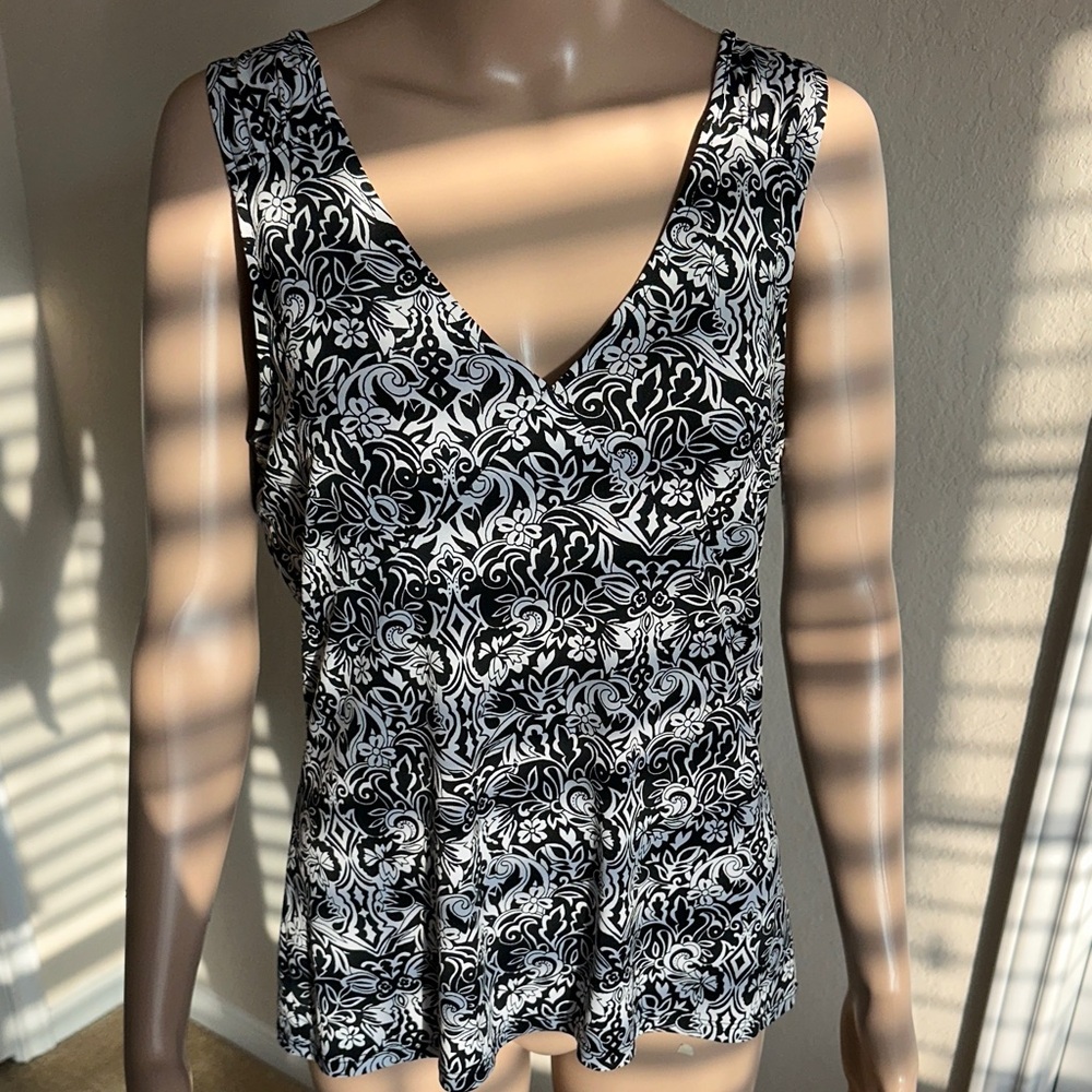 Axcess Black and White Floral Tank Top
